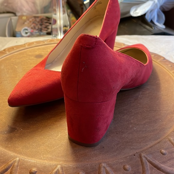 Nine West red block heel shoes - Picture 17 of 17